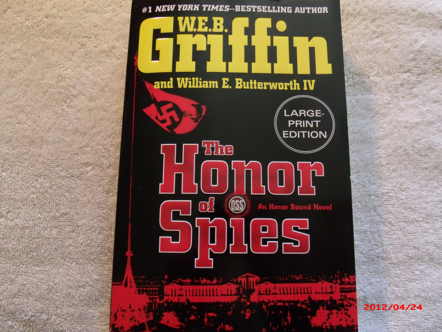 The Honor of Spies (Large Print) (Honor Bound)