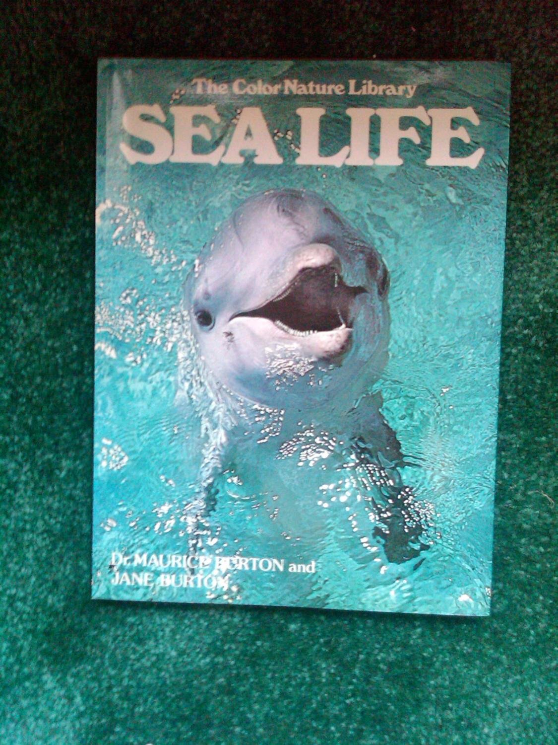 Sea life (The Color nature library)