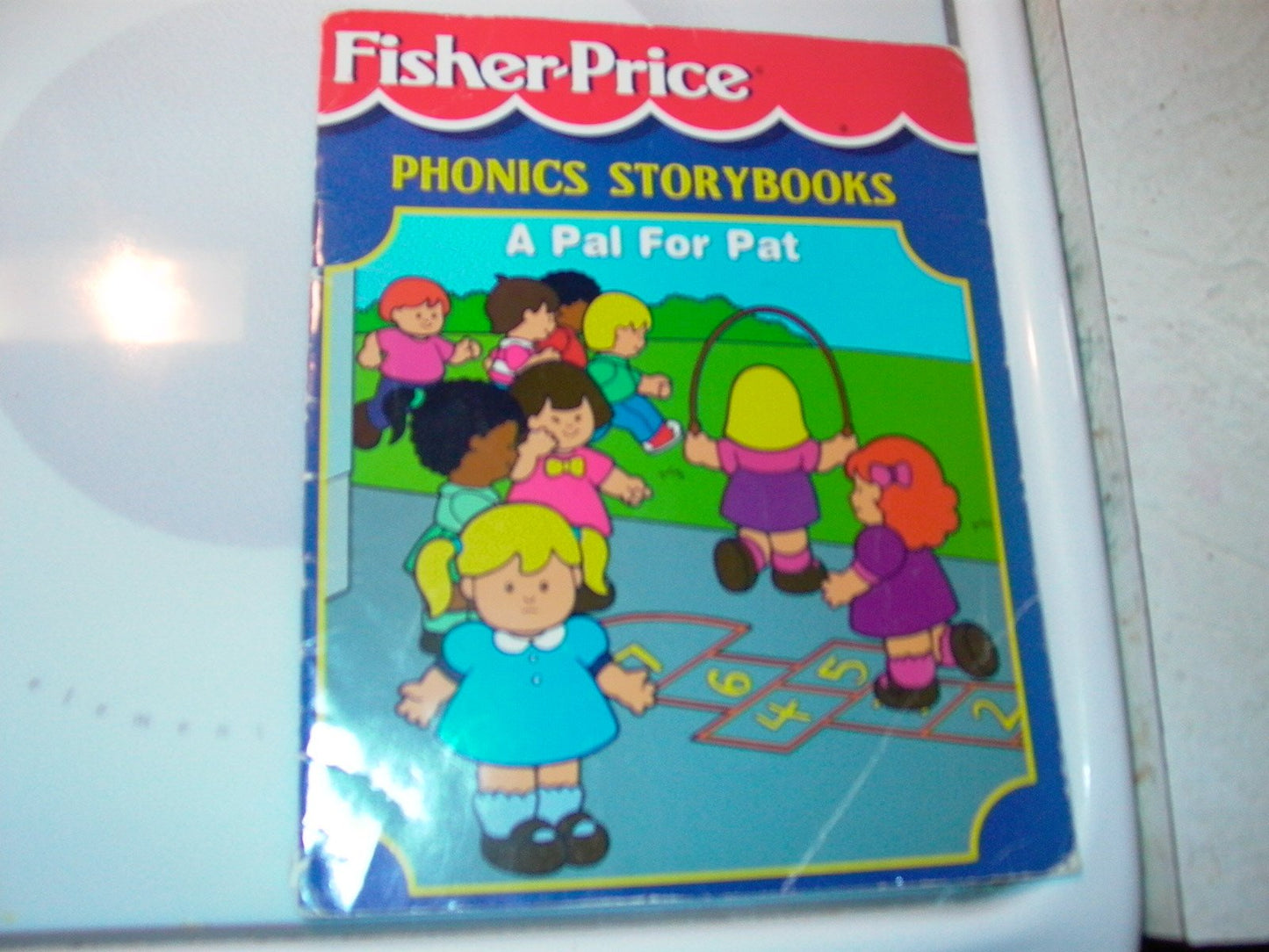 A Pal for Pat (Phonics Storybooks)