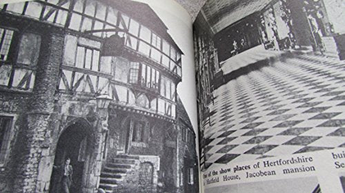 Around the World in 1,000 Pictures: A Photographic Encyclopedia of Travel to Foreign Lands