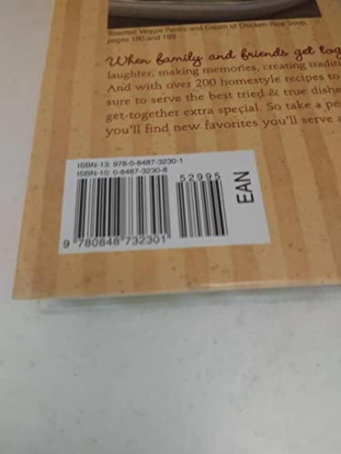 Gooseberry Patch Family Favorites Recipes: Over 200 tried & true recipes, memories and traditions from Gooseberry Patch family and friends (Gooseberry Patch (Hardcover)) - 7745