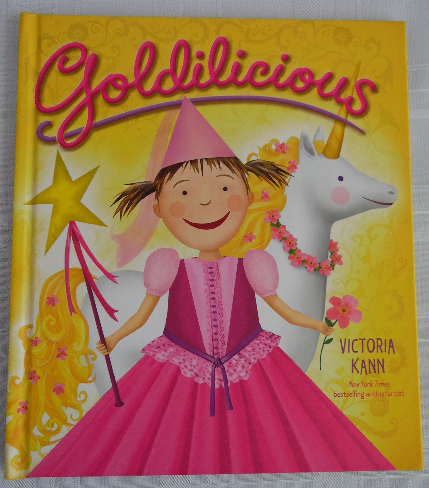 Goldilicious: A Magical Picture Book for Kids (Ages 4-8) About Pinkalicious and Her Enchanting Pet Unicorn