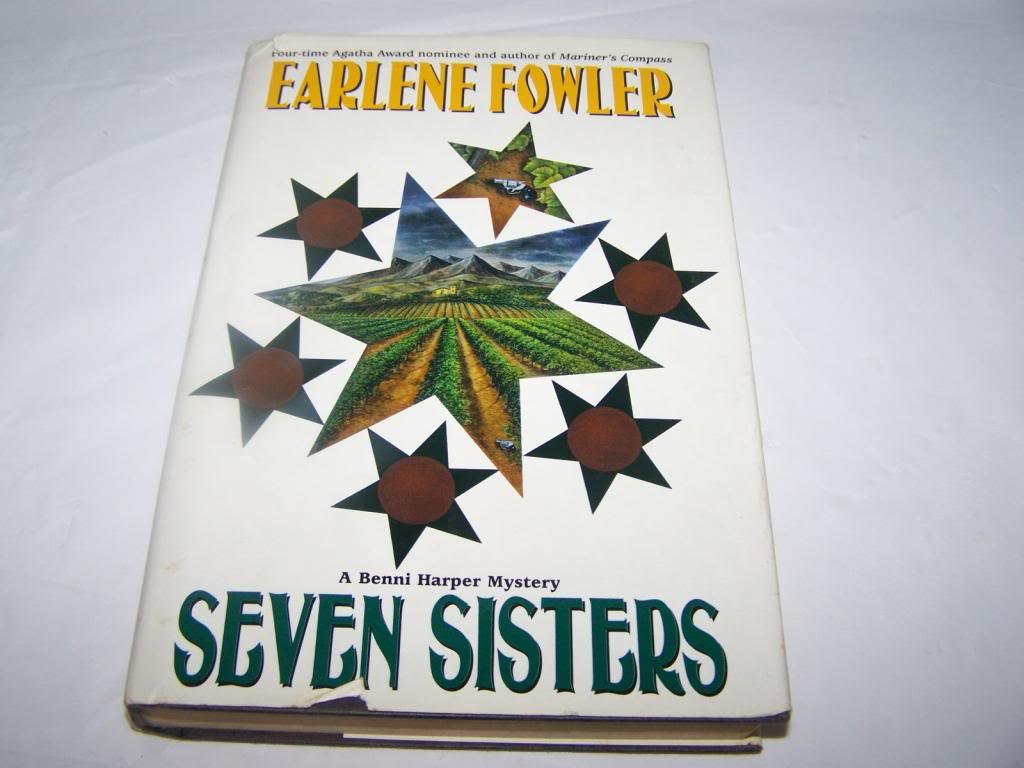 Seven Sisters: A Benni Harper Mystery (Benni Harper Mysteries)