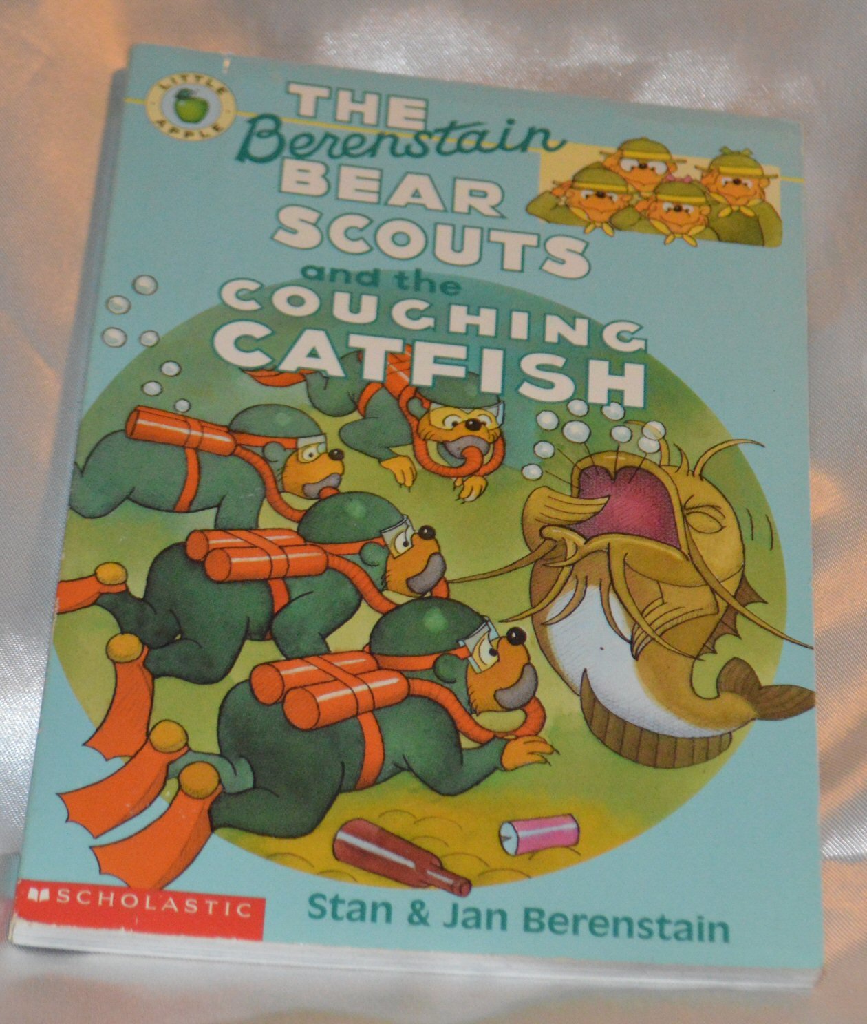 The Berenstain Bear Scouts and the Coughing Catfish (Berenstain Bear Scouts)
