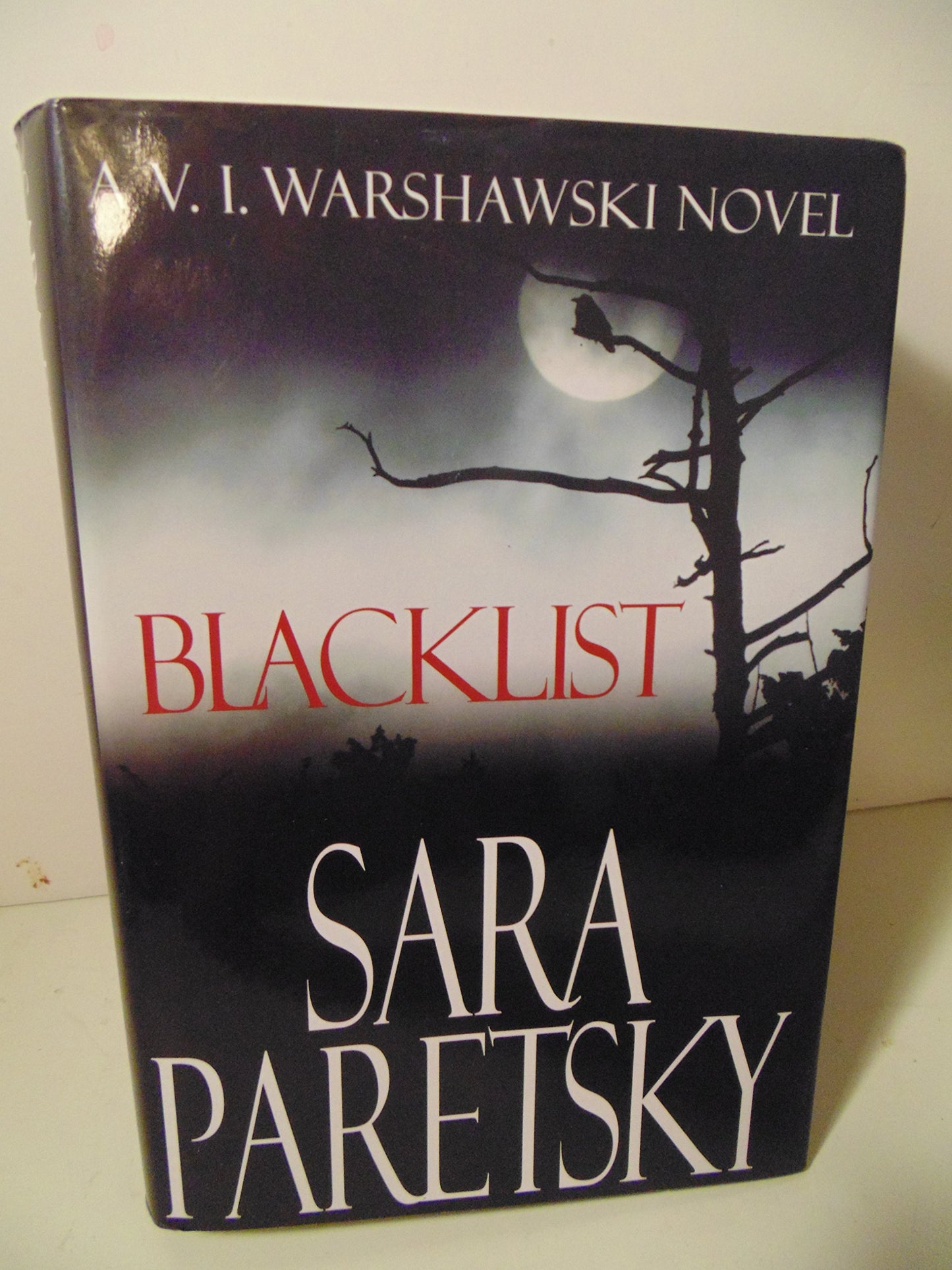 "Blacklist" Large Print Edition (A V. I. Warshawski Novel)