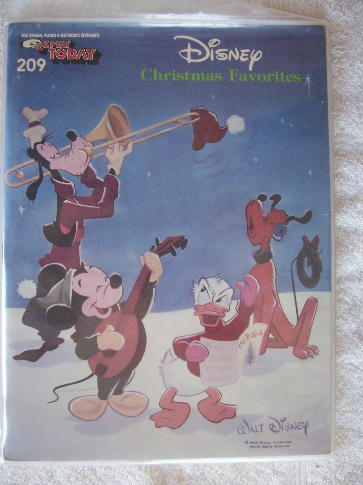 Disney Christmas Favorites: E-Z Play Today Volume 209 (E-z Play Today, 209)
