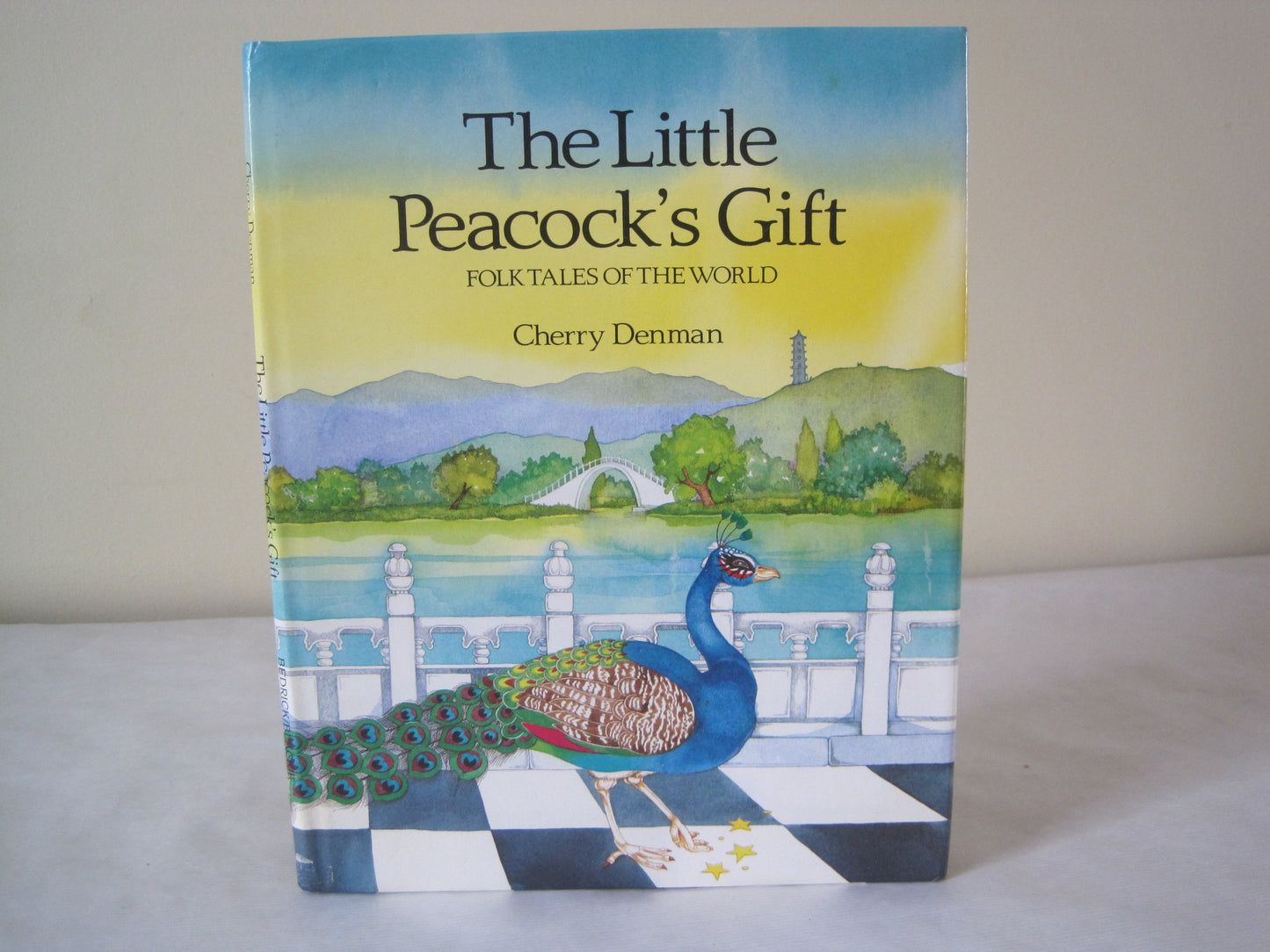 Little Peacock's Gift: A Chinese Folk Tale (Folk Tales of the World)