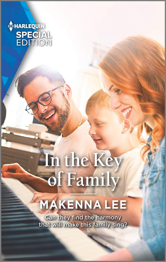 In the Key of Family (Home to Oak Hollow, 2)
