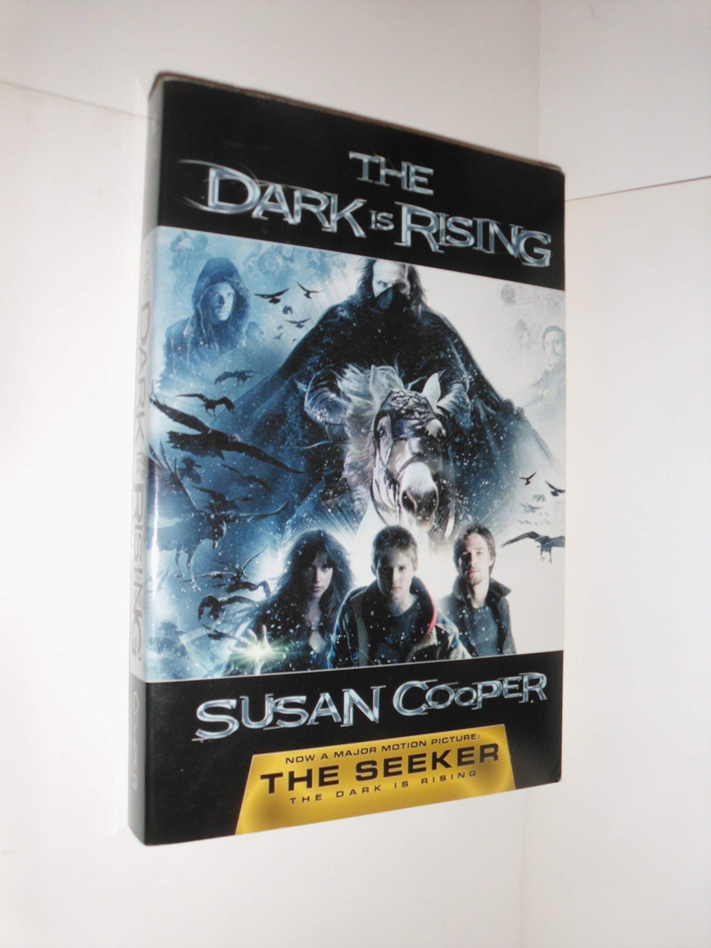 The Dark Is Rising: Movie Tie-in Edition (Dark Is Rising Sequence)
