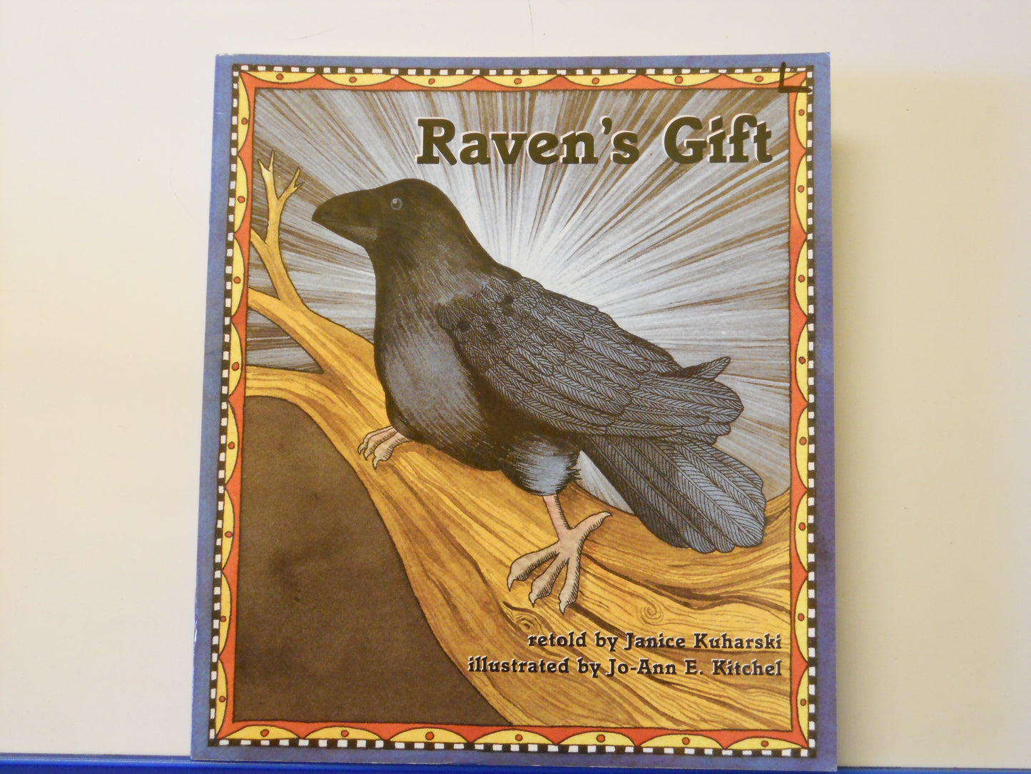 Raven's Gift (Books for Young Learners)