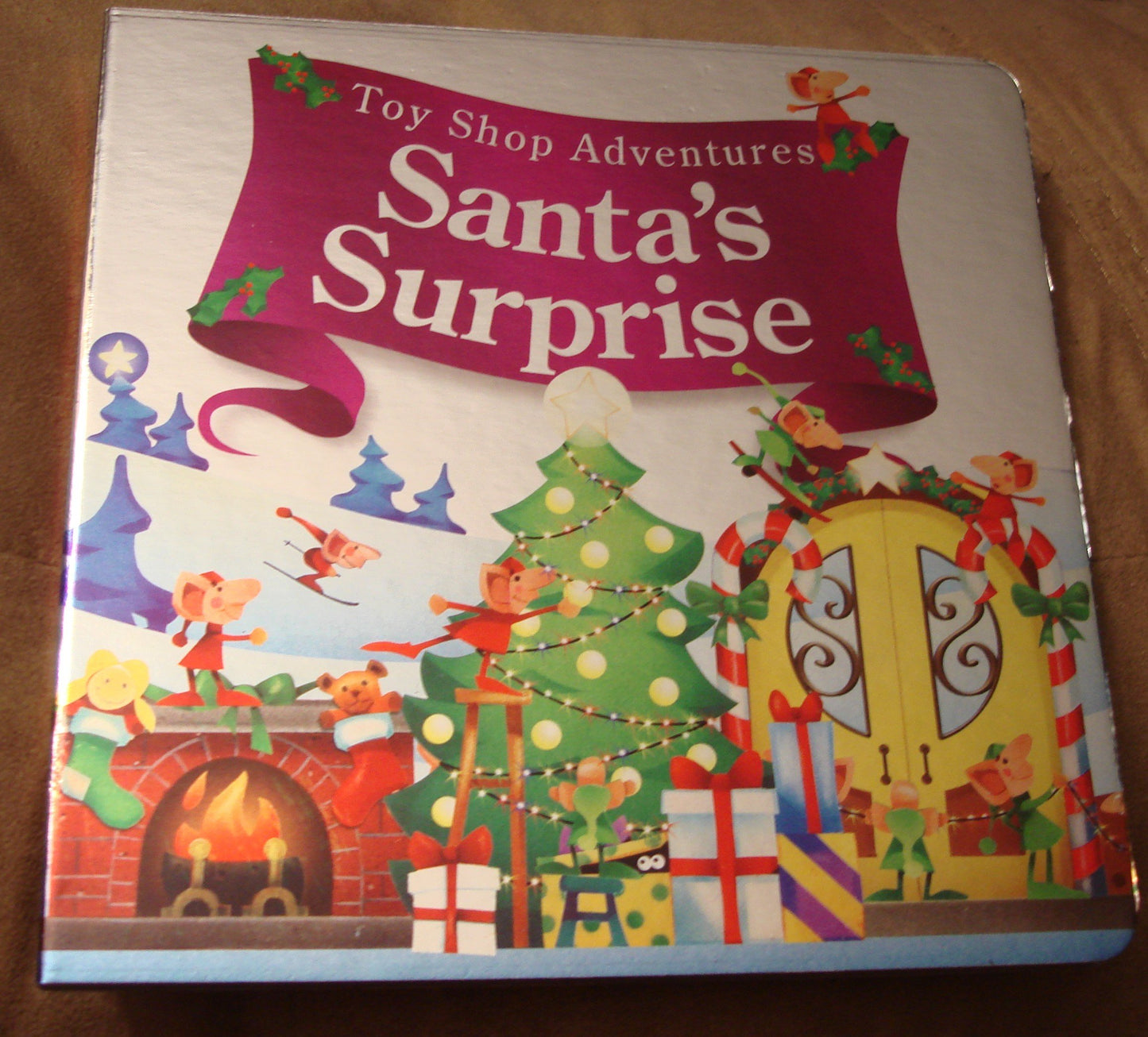 Santa's Surprise (Toy Shop Adventures)