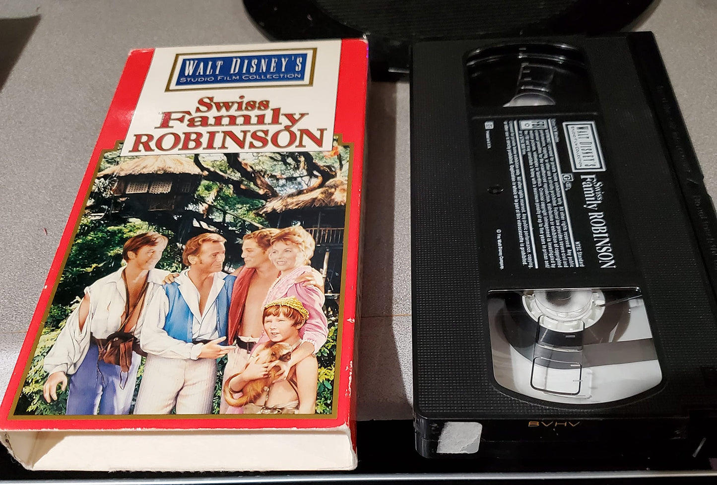 Swiss Family Robinson [VHS]