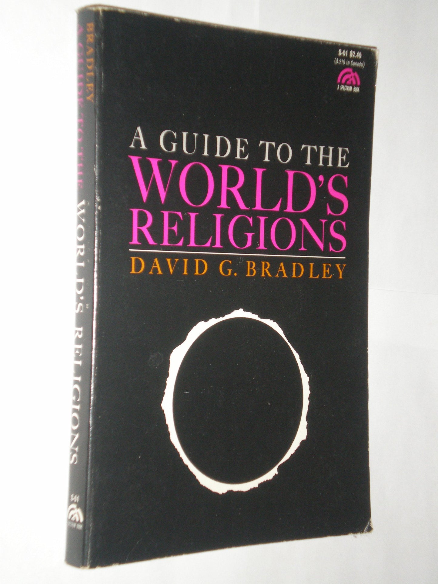 A guide to the world's religions (A Spectrum book)