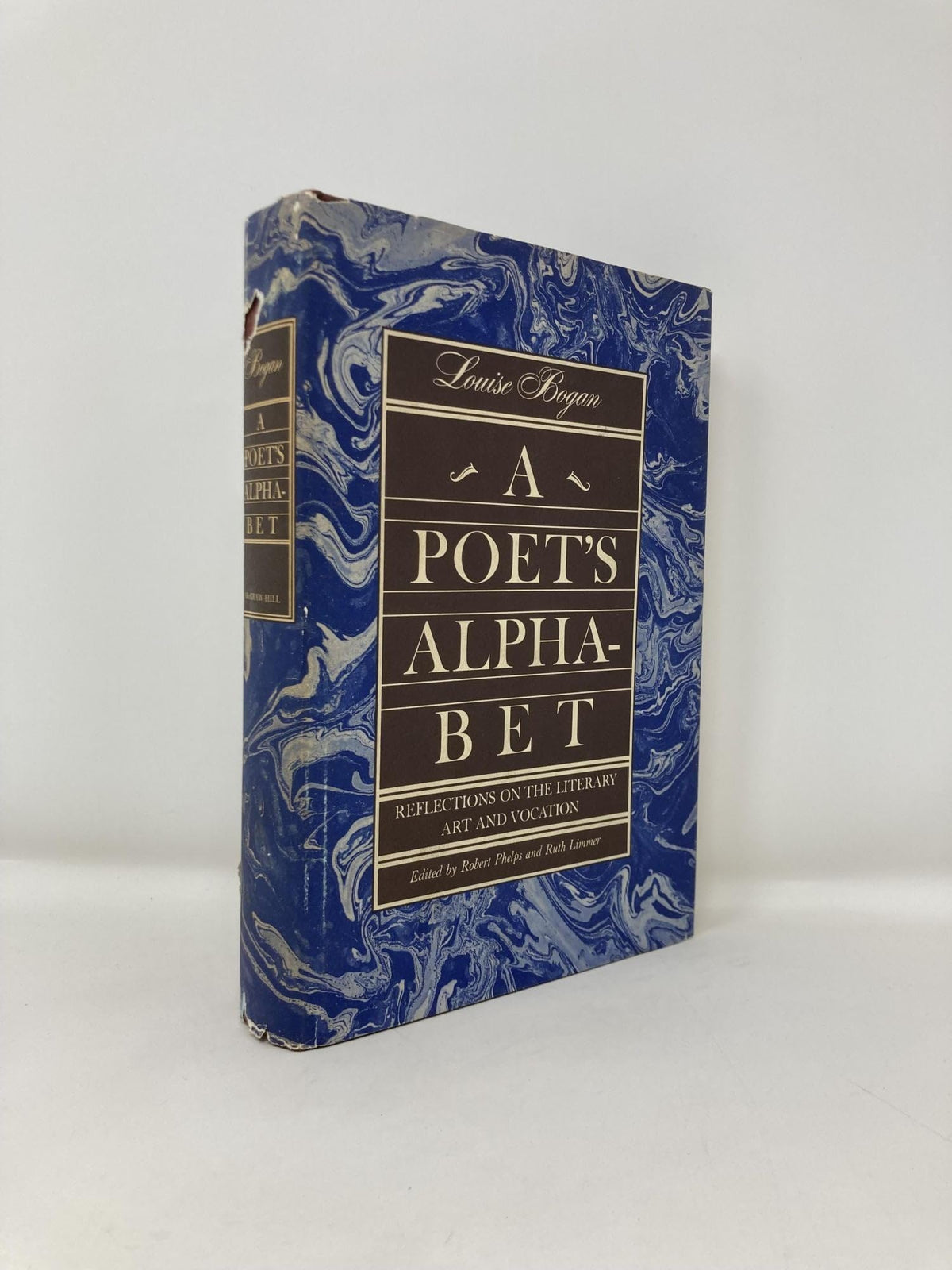 A poet's alphabet;: Reflections on the literary art and vocation