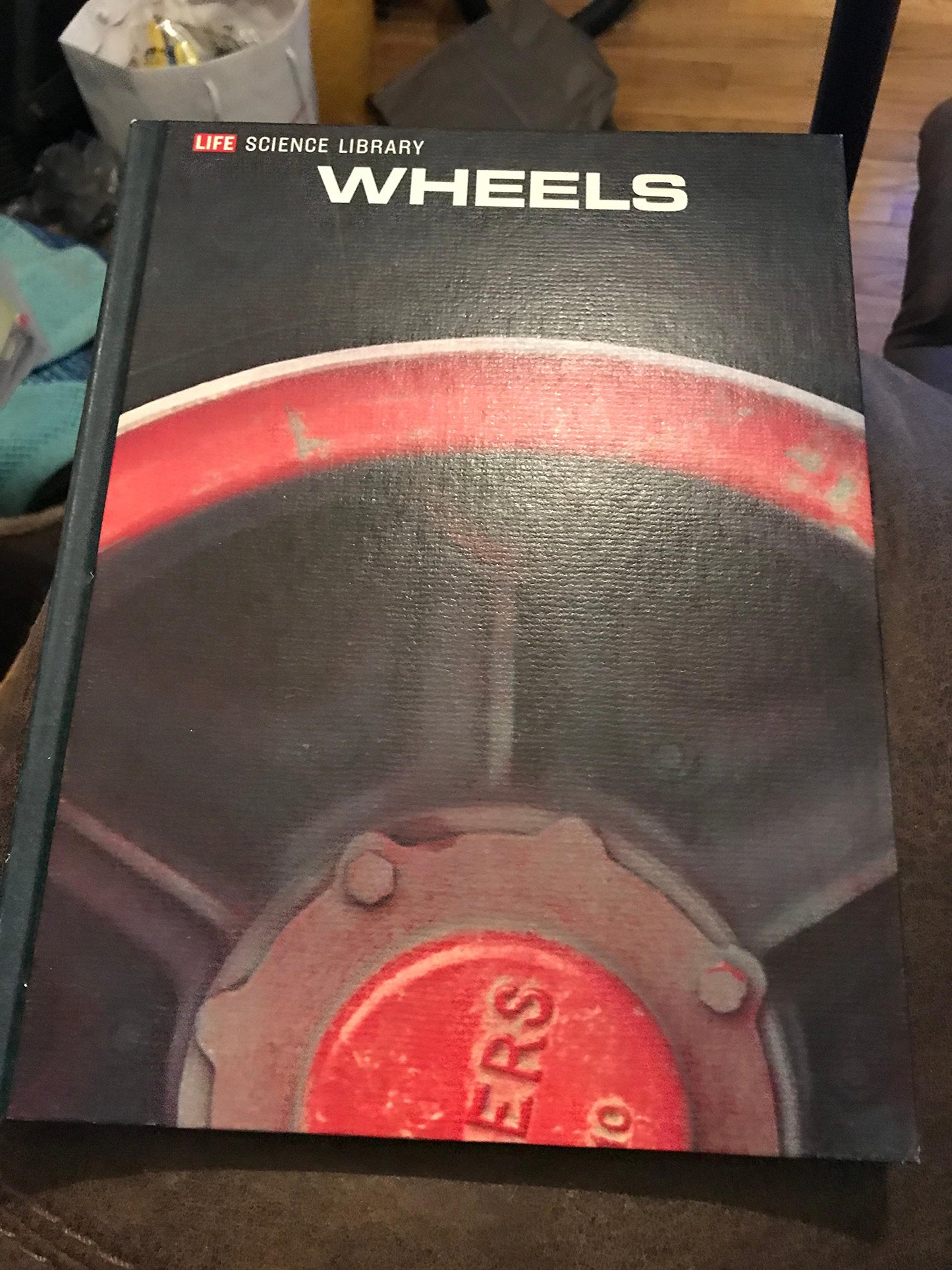 Wheels (Life science library)