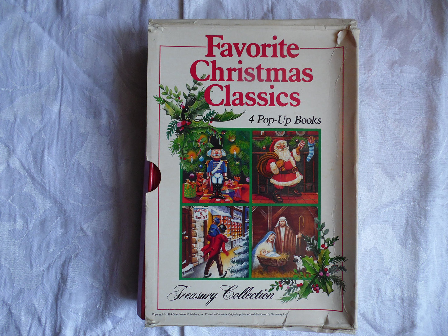 Favorite Christmas Classics: 4 Pop-Up Books