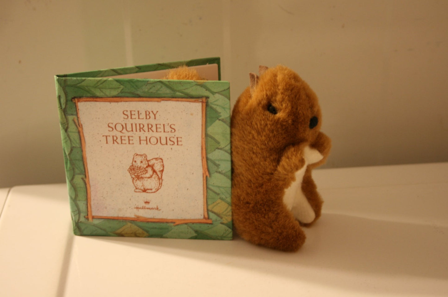 SELBY SQUIRREL'S TREE HOUSE