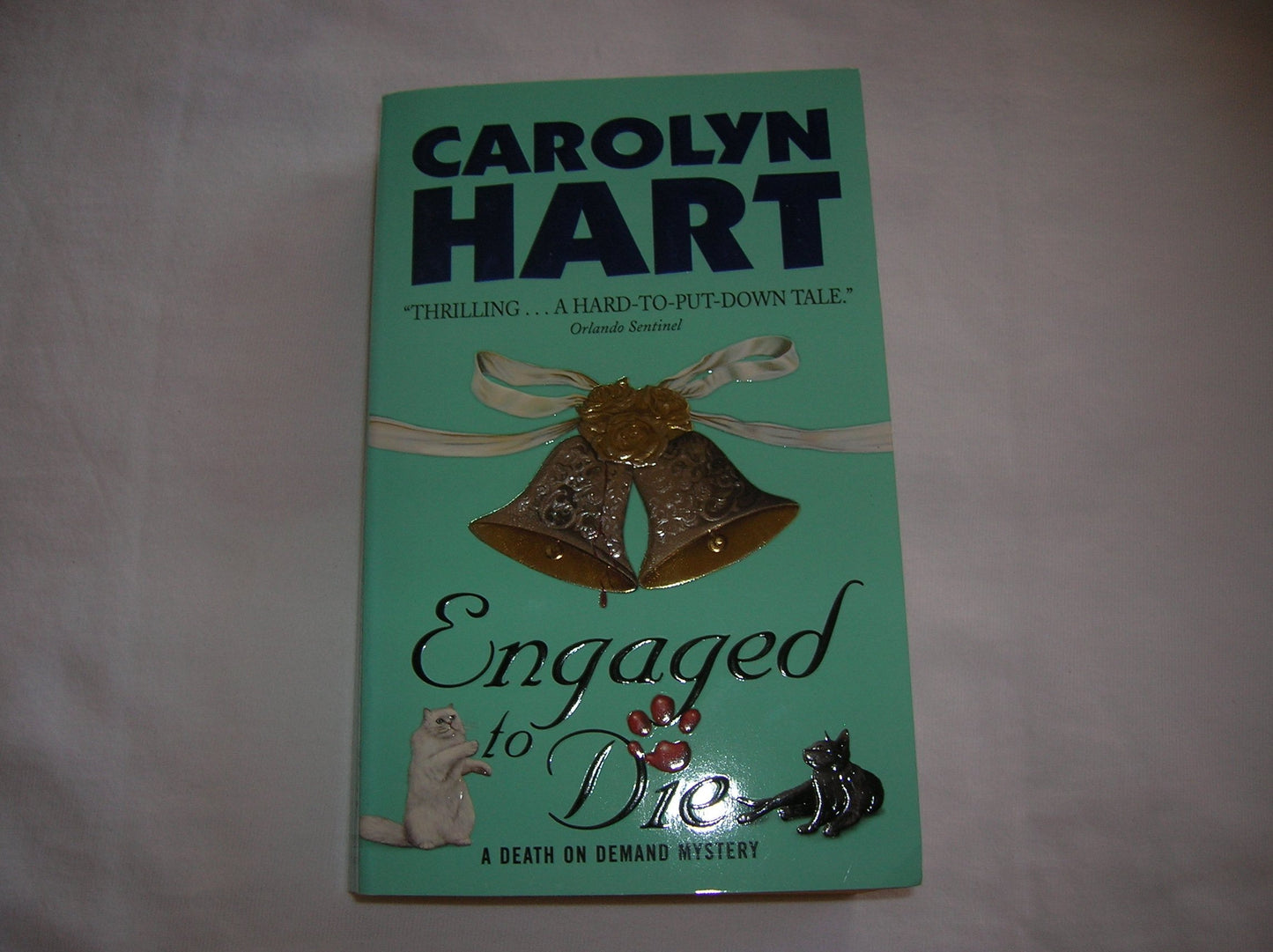 Engaged to Die (Death on Demand Mysteries, No. 14)