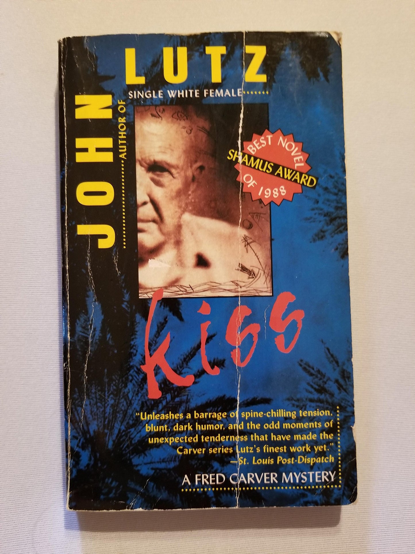 Kiss: A Fred Carver Mystery (Fred Carver Mysteries)