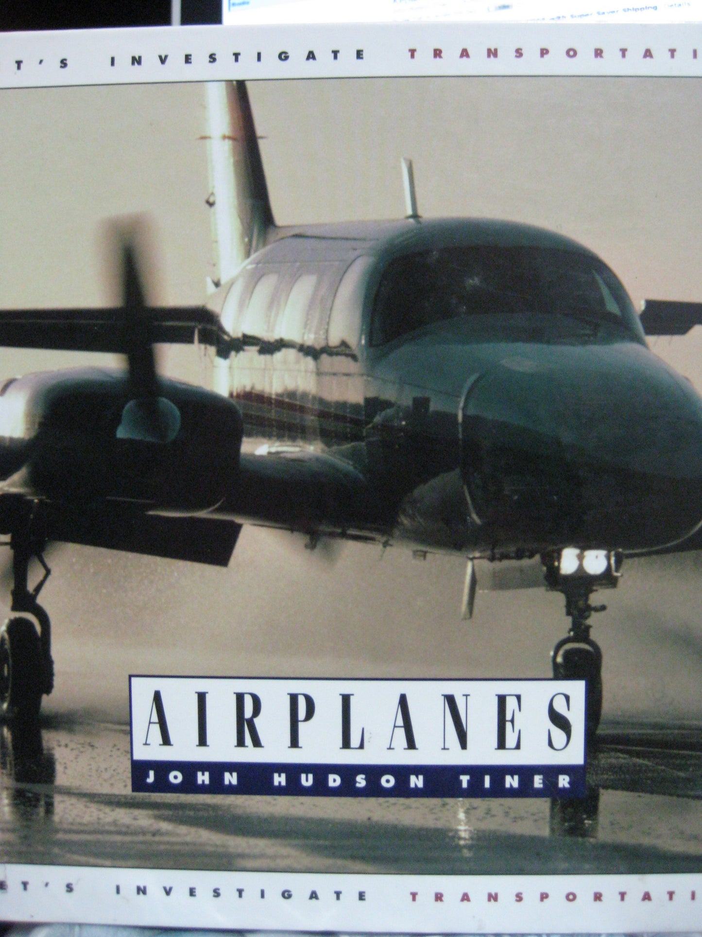 Airplanes (Let's Investigate. Transportation)