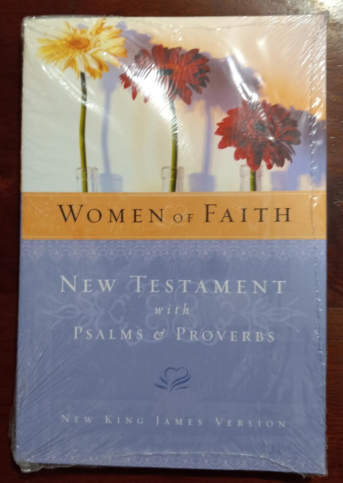 Women of Faith: New Testament With Psalms & Proverbs, New King James Version