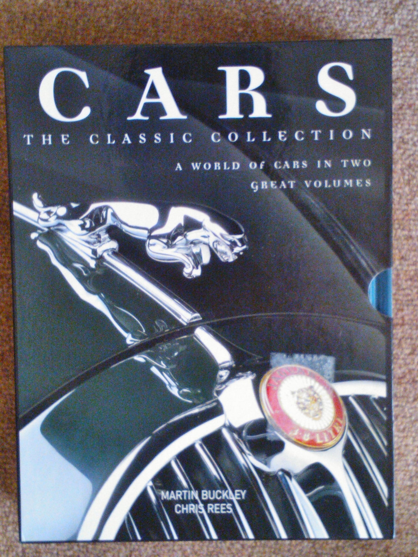 The Encyclopedia of Classic Cars: A Celebration of the Motorcar from 1945 to 1975